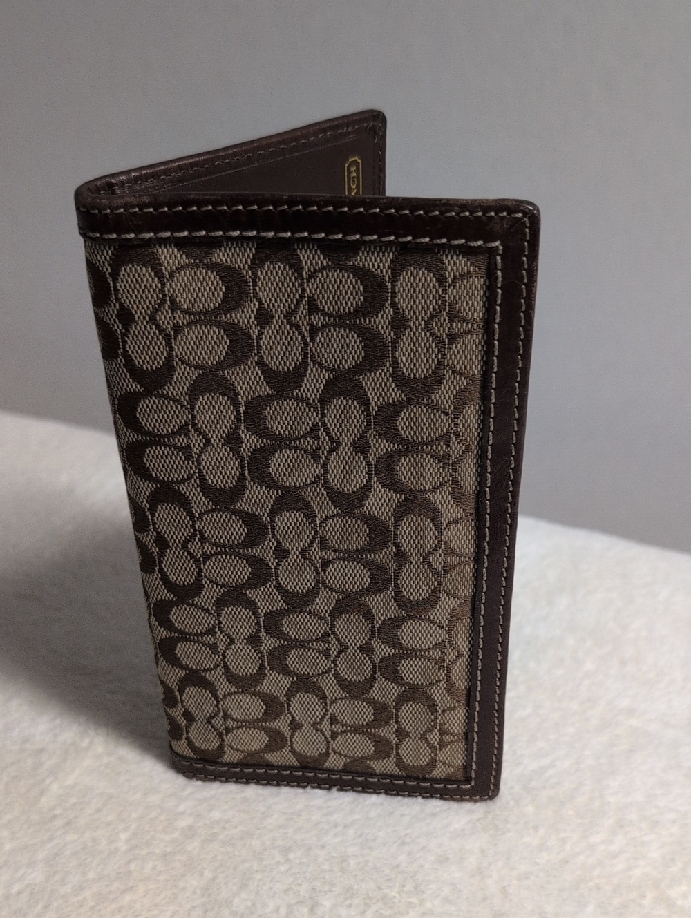 Coach Men’s Signature Canvas Bi Fold Wallet /Cheque Book Holder in Brown and Tan
